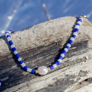 Bracelet Armor bleu et blanc en perles de verre et perle de culture d'eau douce avec chainette d'extension fait main fermoir acier inoxydable sans nickel sans plomb et sans cadmium Bague élastique Armor