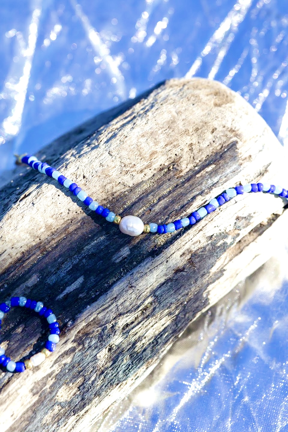 Bague Armor élastique, collier Armor bleu turquoise et bleu roy cobalt perles dorées japonaises Miyuki et perles de culture d'eau douce fait main avec fermoir en acier inoxydable sans nickel sans plomb et sans cadmium et chainette d'extension