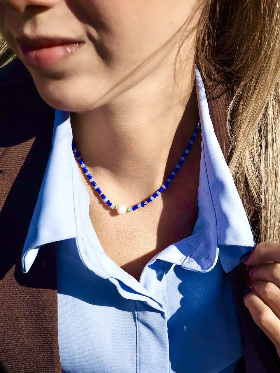 Collier Armor bleu turquoise et bleu roy cobalt perles dorées japonaises Miyuki et perles de culture d'eau douce fait main avec fermoir en acier inoxydable sans nickel sans plomb et sans cadmium et chainette d'extension