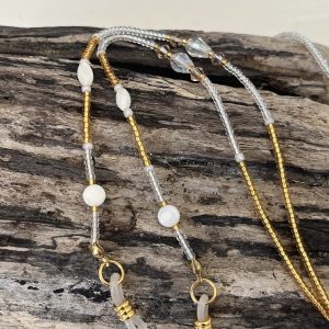 Cordons à lunettes Elyzia chaines de lunettes bijou de lunettes doré et transparent cristal, fait main en perles de verres tres fines et petites 2mm japonaises Miyuki, pierre naturelle, perles de culture d'eau douce blanche, perles de coquillages, perles dorées, acier inoxydable, coloris embouts à choisir