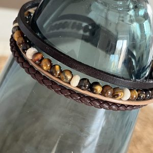 Bracelet Homme en cuir 4 rangs Marron et Beige et petites perles naturelles d'oeil de tigre marron, fermoir aimanté en acier inoxydable de qualité, personnalisable, tressé et fait main et à la taille demandée