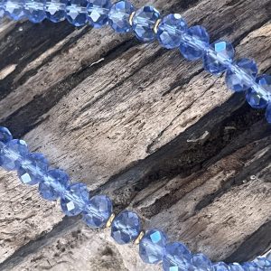 Luminya Dragonne poignée cordon bijou de téléphone en perles de verre colorées bleu ciel light clair transparent aux reflets scintillants et lumineux pour coque de tel fait main solide option rondelles plaqué or