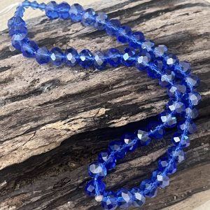 Luminya Dragonne poignée cordon bijou de téléphone en perles de verre colorées bleu vif bleu outremer, roy, cobalt aux reflets scintillants et lumineux pour coque de tel fait main solide option rondelles plaqué or