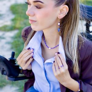 Collection Armor avec collier bague et bracelet bleu et blanc en perles de verre et perle de culture d'eau douce avec chainette d'extension fait main fermoir acier inoxydable sans nickel sans plomb et sans cadmium & Boucles d'oreilles Calypso en acier inoxydable sans nickel sans plomb et sans cadmium avec perles de verre, perles de culture d'eau douce blanche et charm étoile de mer bleu à pois blanc en céramique fait main