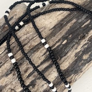 Baya ou bin-bin DOUBLE élastique duo noir et blanc en perles de verre fait main et sur mesure ajusté a la ma taille bijou de l'été à porter autour de la taille