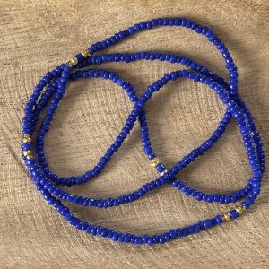 Baya ou bin bin élastique Soléia en perles de verre de coloris bleu roy cobalt outremer brillant et perles dorées japonaises miyuki très résistantes fait main et sur mesure ajusté a la ma taille bijou de l'été à porter autour de la taille