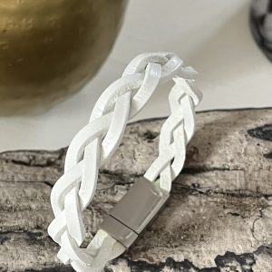 Bracelet MIXTE pour homme ou femme NAKOA en cuir blanc 3 lanières, tressé main avec un fermoir aimanté en acier inoxydable sans nickel sans plomb et sans cadmium