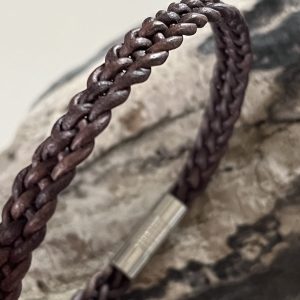 Bracelet MIXTE pour homme ou femme NAKOA en cuir brun grisé 5 brins, tressé main avec un fermoir aimanté en acier inoxydable sans nickel sans plomb et sans cadmium