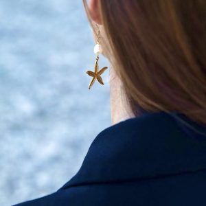 Boucles d'oreilles été ISÉA en acier inoxydable sans nickel sans plomb et sans cadmium pendantes avec grande etoile de mer et perle de culture d'eau douce fait main