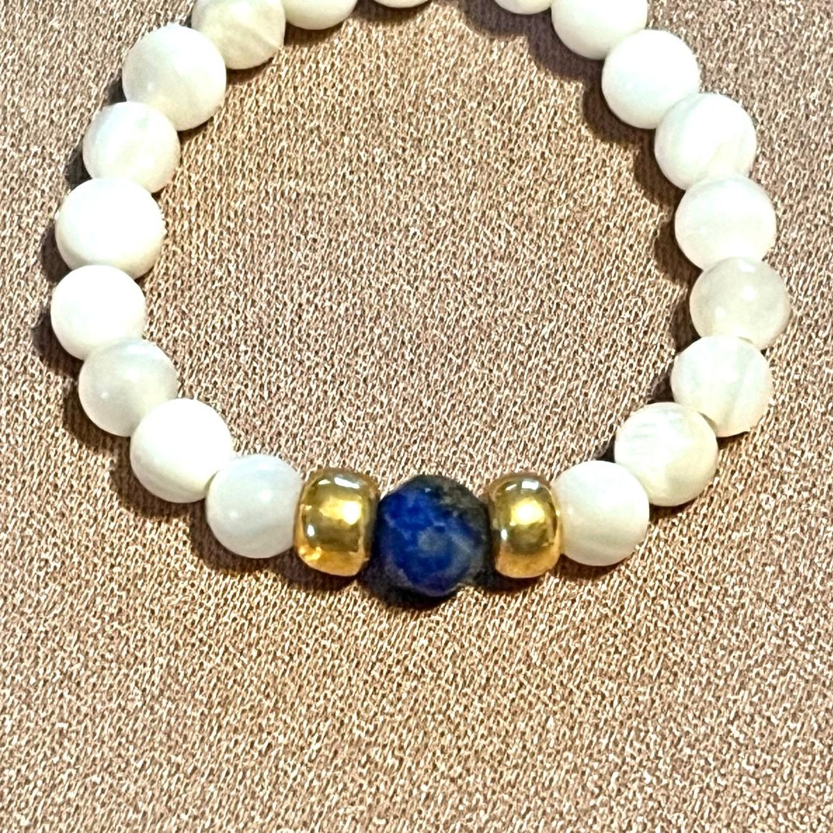 Bague Shell élastique sur mesure en perles de coquillages et perle de pierre naturelle lapis lazuli fait main perles japonaises MIYUKI dorées