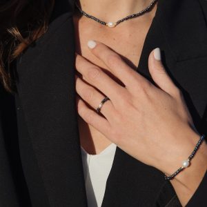 ARMOR Collier et bague en perles de verre gris metallisé irisé et perles de culture d'eau douce, perles de verre japonaises miyuki dorées haute résistance fait main