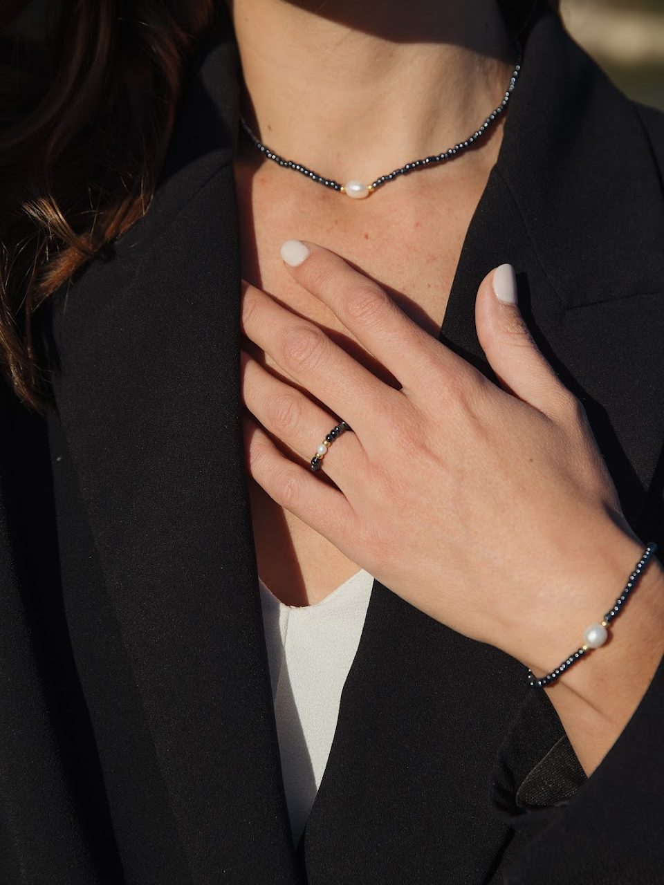 ARMOR Collier et bague en perles de verre gris metallisé irisé et perles de culture d'eau douce, perles de verre japonaises miyuki dorées haute résistance fait main