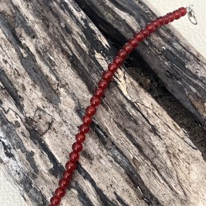 Bracelet en pierre naturelle de coquillage petites perles d'agate rouge et acier inoxydable sans nickel sans plomb et sans cadmium, avec fermoir et chainette d'extension
