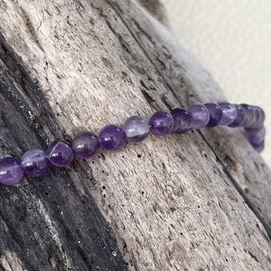 Bracelet en pierre naturelle d'améthyste et acier inoxydable sans nickel sans plomb et sans cadmium, avec fermoir et chainette d'extension