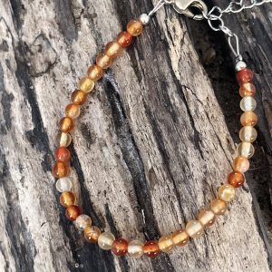 Bracelet en pierre naturelle de coquillage petites perles orange de cornaline agate et acier inoxydable sans nickel sans plomb et sans cadmium, avec fermoir et chainette d'extension