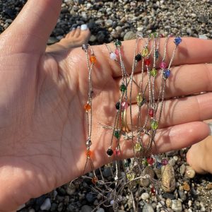 Chevillère et / ou baya ORELINE en perles de verre tissées sur un fil doré très solide, fermoir en acier inoxydable doré sans nickel sans plomb et sans cadmium, sur mesure et ajusté à la taille