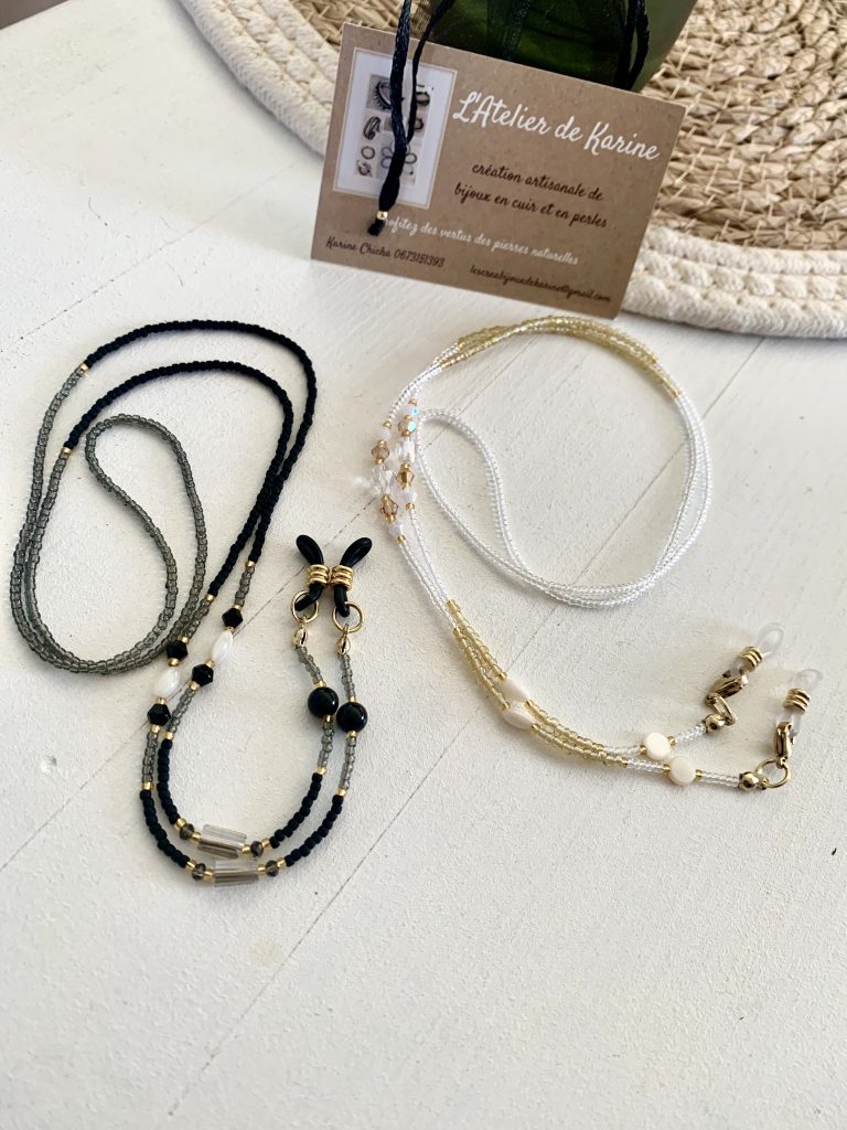 Cordons à lunettes Elyzia chaines de lunettes bijou de lunettes fait main en perles de verres tres fines et petites 2mm japonaises Miyuki, pierre naturelle onyx, perles de culture d'eau douce blanche, perles de coquillages, perles dorées gris et noir, acier inoxydable