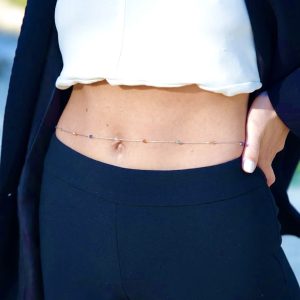 baya fin perles de verre colorées et tissées sur un fil doré avec fermoir en acier inoxydable doré