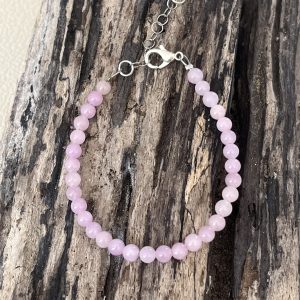 Bracelet en pierre naturelle de coquillage petites perles de pourpre violet et acier inoxydable sans nickel sans plomb et sans cadmium, avec fermoir et chainette d'extension