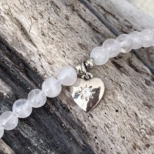 Bracelet en pierre naturelle de coquillage petites perles quartz rose clair coeur laiton zircon plaqué platine et acier inoxydable sans nickel sans plomb et sans cadmium, avec fermoir et chainette d'extension