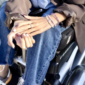 Bracelet en pierre naturelle de coquillage petites perles quartz rose clair coeur laiton zircon plaqué platine et acier inoxydable sans nickel sans plomb et sans cadmium, avec fermoir et chainette d'extension