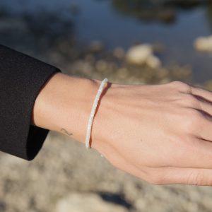 Bracelet en pierre naturelle de coquillage petites perles heishi fines de coquillage et acier inoxydable sans nickel sans plomb et sans cadmium, avec fermoir et chainette d'extension