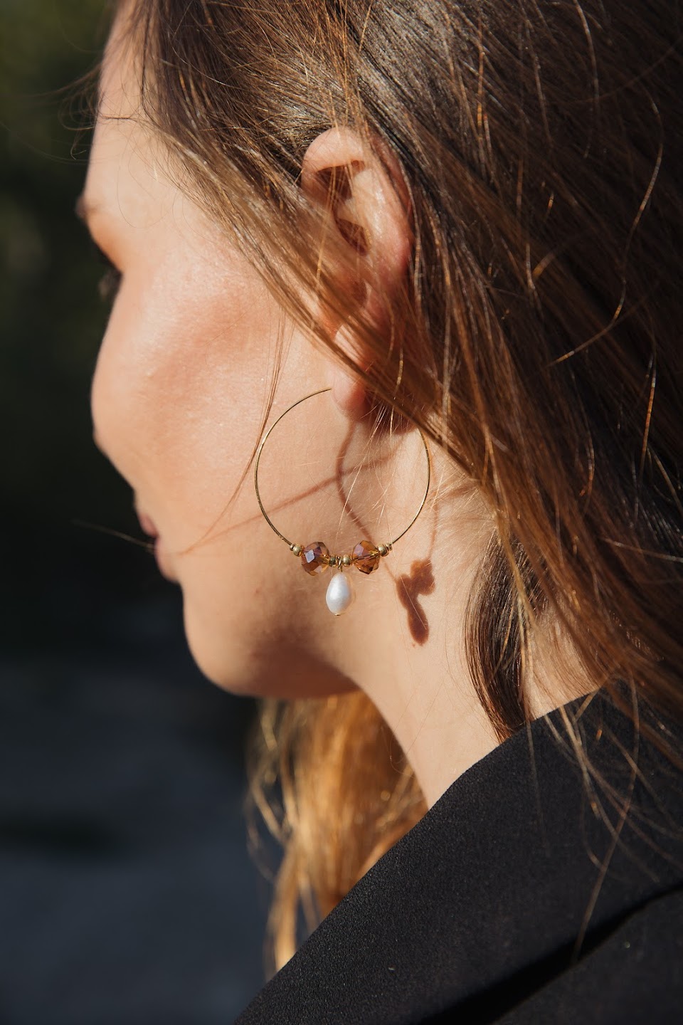 Boucles d'oreilles créoles de 3 ou 4 ou 3,5 mm en acier inoxydable doré sans nickel sans plomb et sans cadmium avec perles de verre ambre et perles dorées japonaises Miyuki et perles de culture d'eau douce blanche fait main atelier artisanal