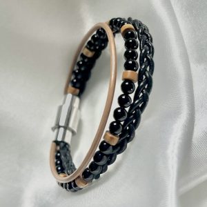 Bracelet Enfant fait main en Cuir tressé véritable noir et marron clair beige à 3 rangs plusieurs rangées, petites fines perles de pierres naturelles ronde onyx et cylindrique agate fermoir aimanté en acier inoxydable argenté, disponible en version bracelet ado fait main