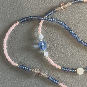 Cordon à lunettes fillette Elyzia en perles de verre bleues et roses